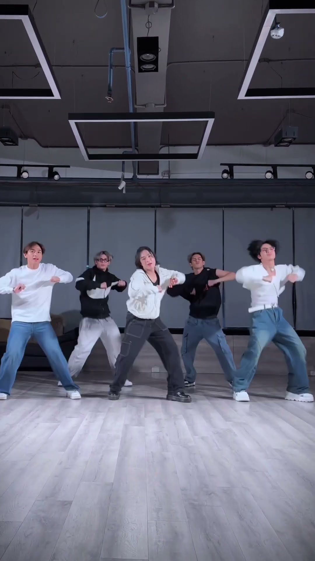 ice ice baby ✨? #VXON #DANCE #dancechallenge #fyp #fypviralシ #group